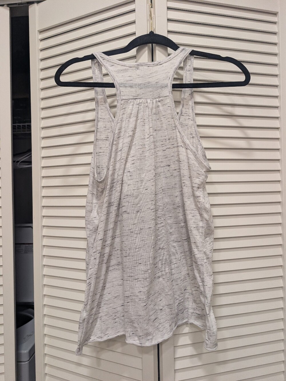 Yellowstone Dutton Ranch White Racerback Tank Top Size Large - Picture 2 of 7